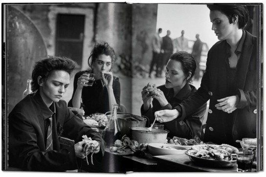 Grafika produktu: Peter Lindbergh. Untold Stories