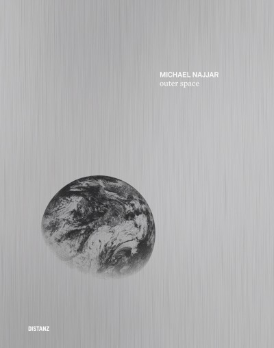 Grafika produktu: Michael Najjar. Outer Space