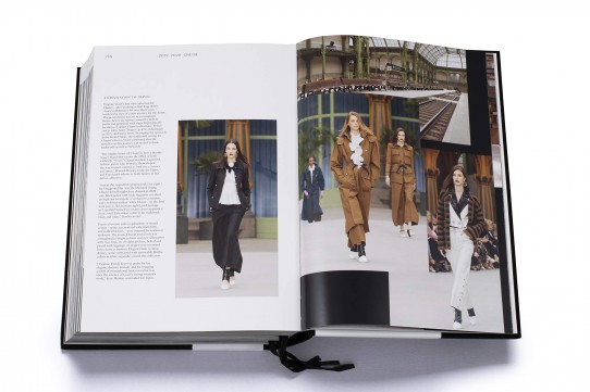 Grafika produktu: Chanel Catwalk: The Complete Collections