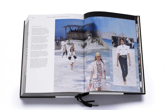 Grafika produktu: Chanel Catwalk: The Complete Collections