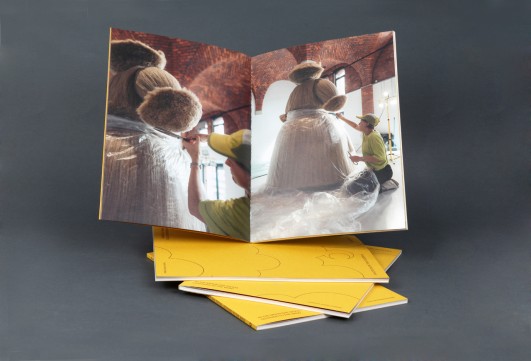 Grafika produktu: In the Moon She Stood, Listening to the Wind