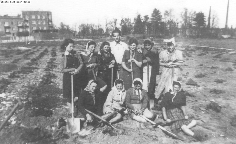 Grochów's Kibbutz — lecture about the history of the kibbutz by Maria Cieśla, PhD (in Polish)