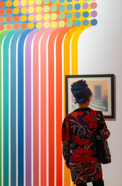 Let's go see the exhibition together!