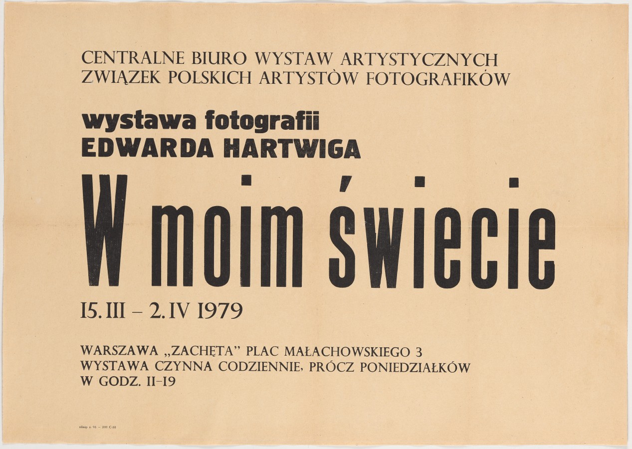 Poziomy afisz. Na białym tle czarne napisy, w tym największy: "W moim świecie".