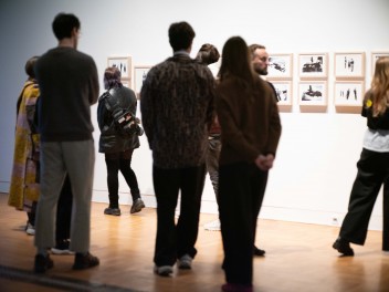 Oprowadzania po bieżących wystawach