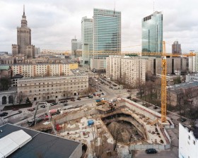 Zdjęcie pracy Małe getto. Widok z Grzybowskiej 5 w kierunku południowo-zachodnim — 8 kwietnia 2011, z cyklu Inne miasto