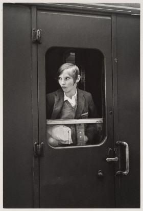 Zdjęcie pracy Girl in Train, Waterloo Station, London