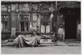 Zdjęcie pracy Courtyard, Łódź